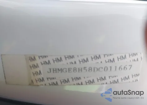 2013 Honda Fit Sport z USA, uszkodzony, nr VIN JHMGE8H58DC011667